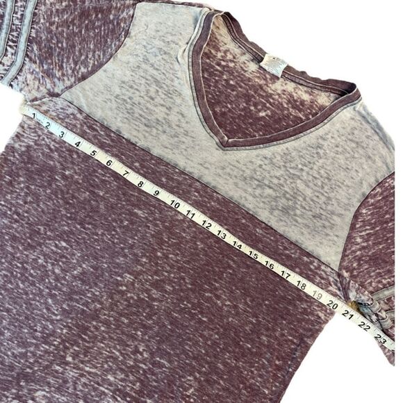 Purple and White washed out V neck T-shirt - Picture 7 of 10